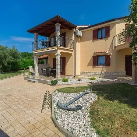 Marea With Pool 200m From The Beach *