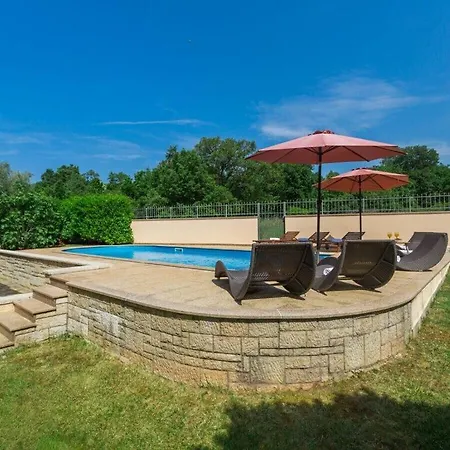 Marea With Pool 200m From The Beach Porec